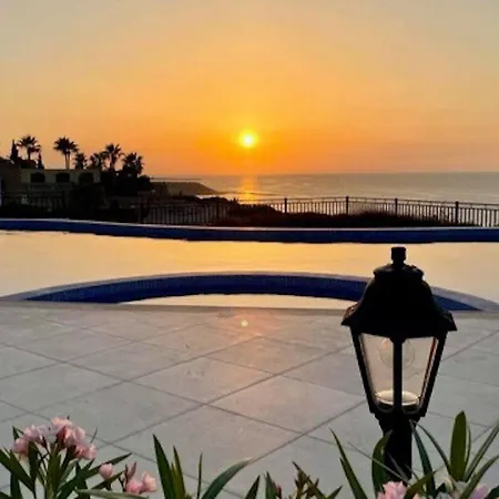 Apartment Tasteful With Immaculate Seaview