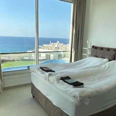 Tasteful With Immaculate Seaview Apartament *