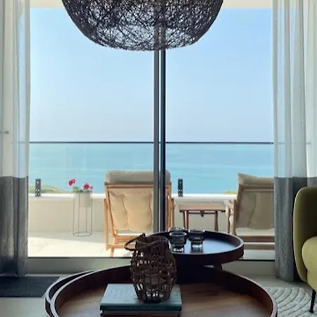 Tasteful With Immaculate Seaview Lejlighed *